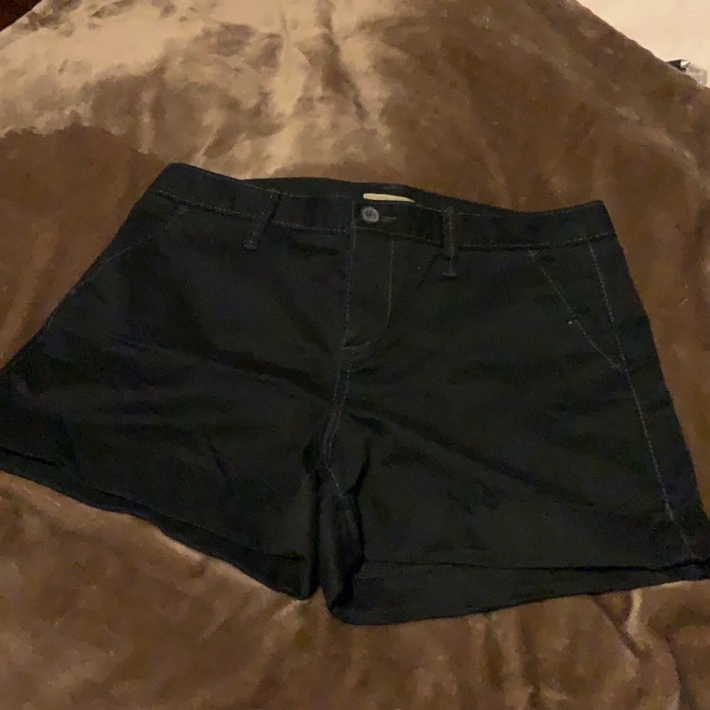 New w/o tags black woman’s Old Navy short size 12